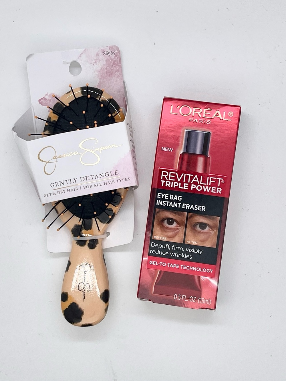 L'Oreal Paris Revitalift Triple Power Eye Bag Instant Eraser **FREE GIFT**